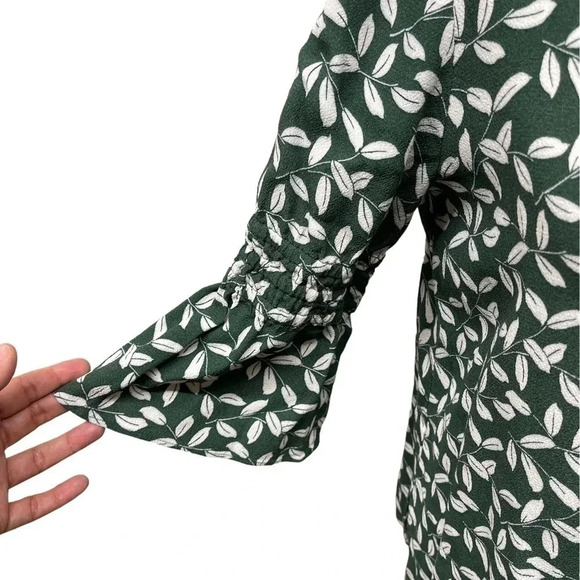 Lafayette 148 Lorelei Mini-Inspired Laurel Blouse. Size S, green and white - Picture 4 of 6